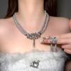 Elegante Set Collana e Orecchini con Nappa e Diamanti a Goccia d'Acqua per Donna