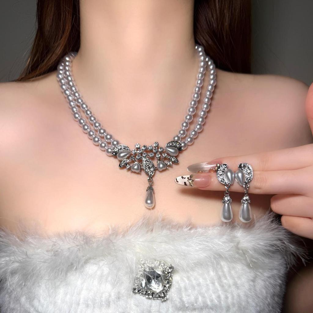 Elegante Set Collana e Orecchini con Nappa e Diamanti a Goccia d'Acqua per Donna
