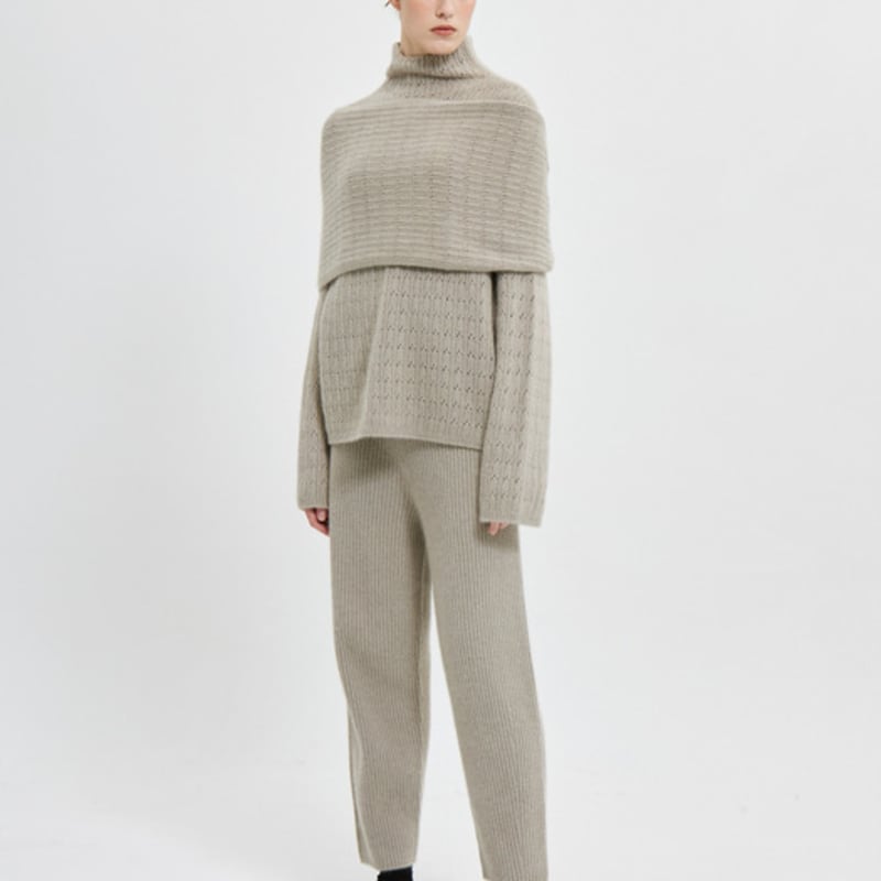 a HAUTE BABY RACCOON YARN KNIT SCARF (WARM BEIGE)