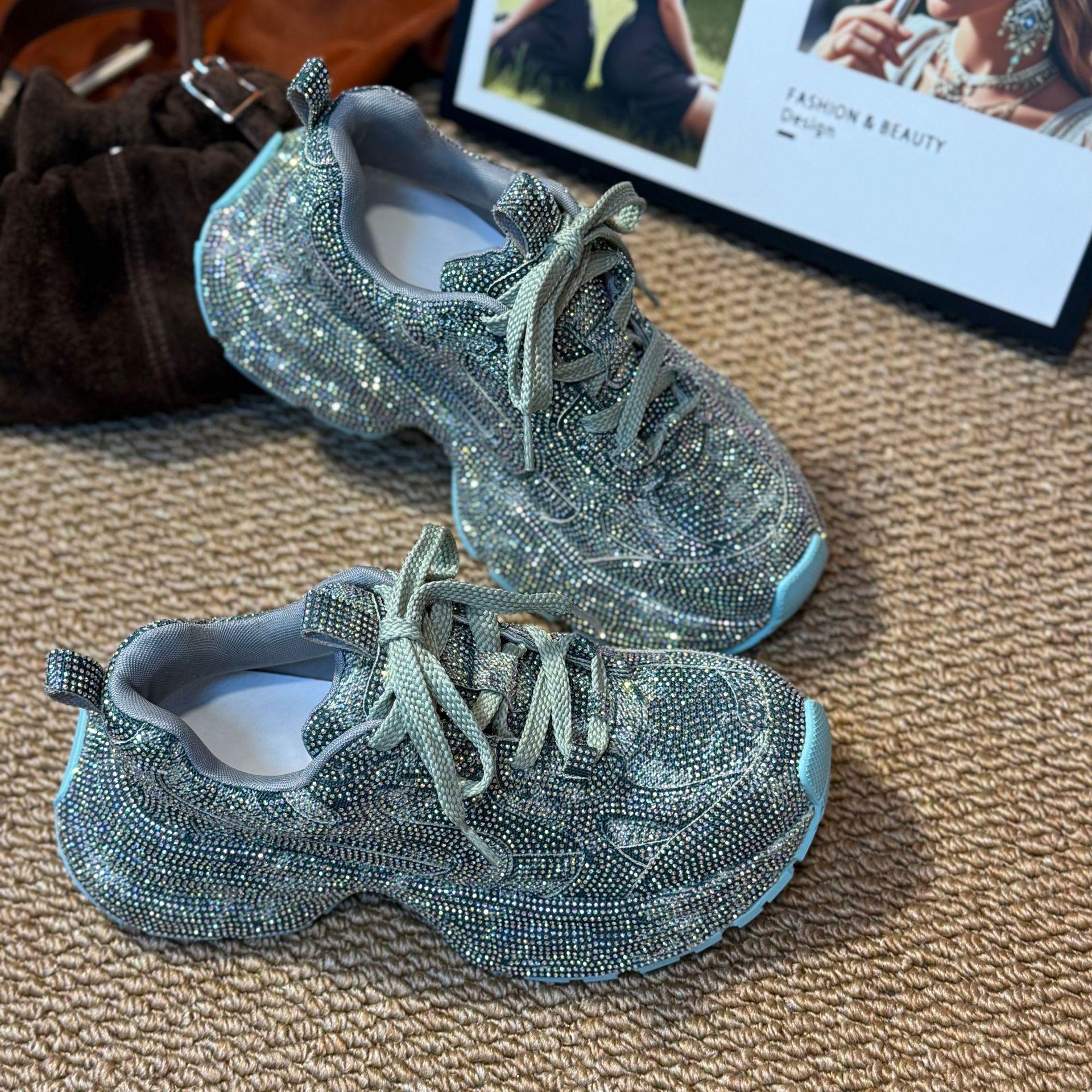 

Жіночі зимові кросівки на платформі з камінням 2025 року - Повсякденне взуття на шнурівці для подорожей Size 40