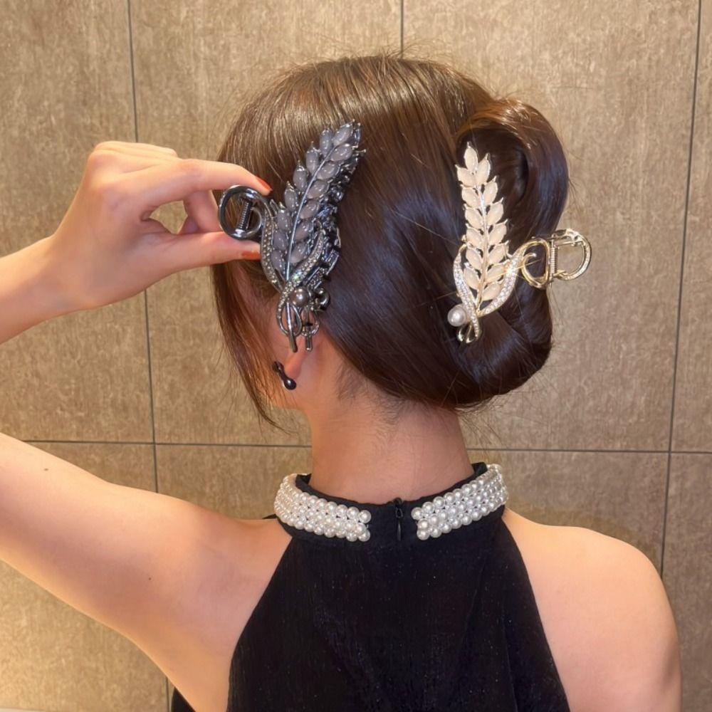 with Pearls Wheat Ear Hair Grab Headdress Luxury Hair Claw Elegance Shark Clip  Back of The Head