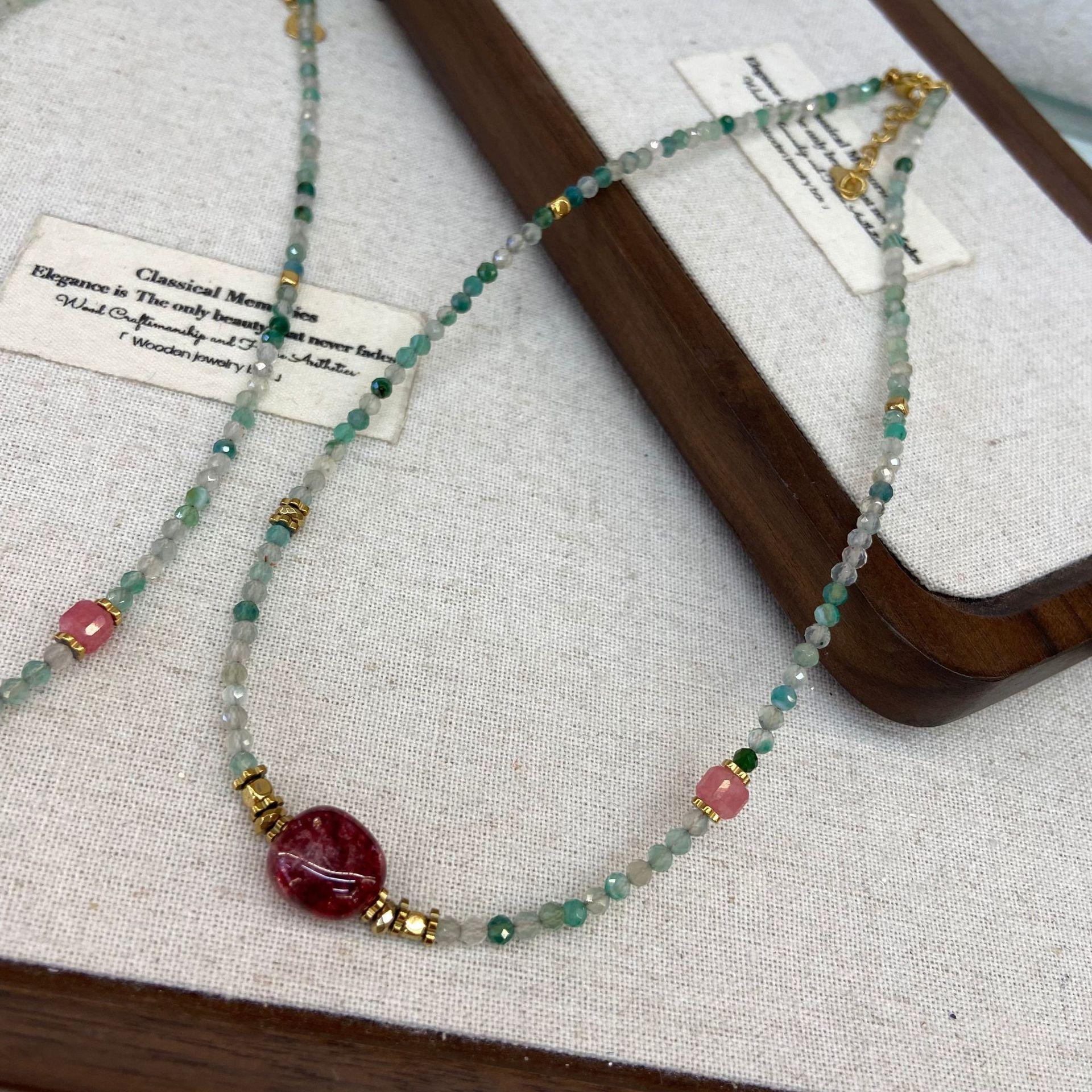 Design Natural Stone Green Crystal Blood Amber Necklace Retro Versatile Strawberry Crystal Daily Versatile Necklace