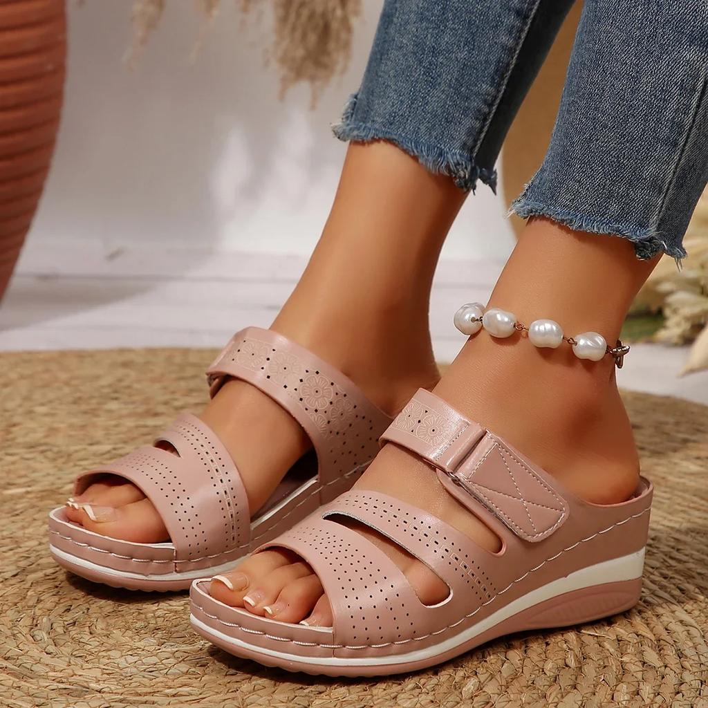 Fashion Retro Wedge Slippers Woman Light Summer Sandals with Plateau Slip-on Women Slippers with Thick Sole with Vintage Carved Flower