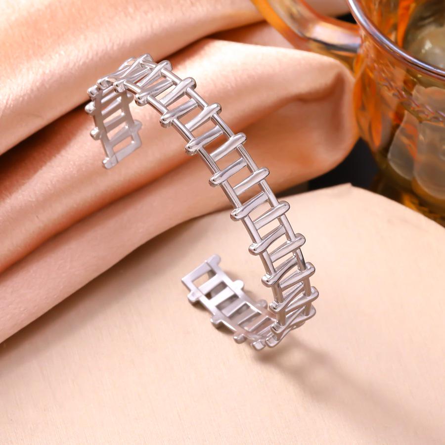 18K Gold Stainless Steel Hollow Bracelet - Stylish and Unique