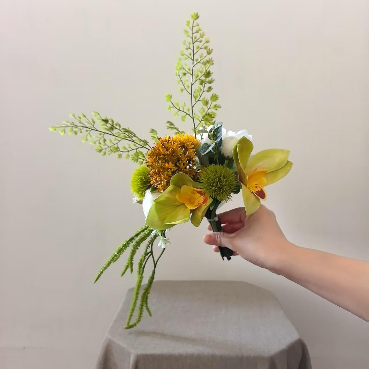 

Compact Decorative Bouquet for Photography and Home Decor