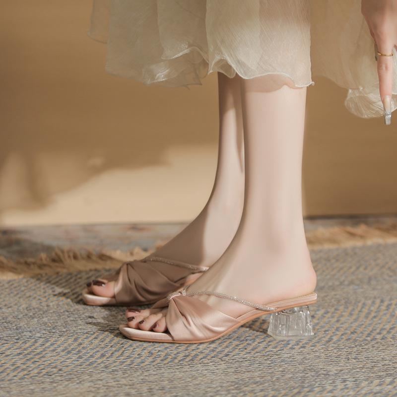 

2025 summer new square head open-toed middle heel fairy style temperament with skirt crystal and cool slippers women s outer wear 40 фіолетовий