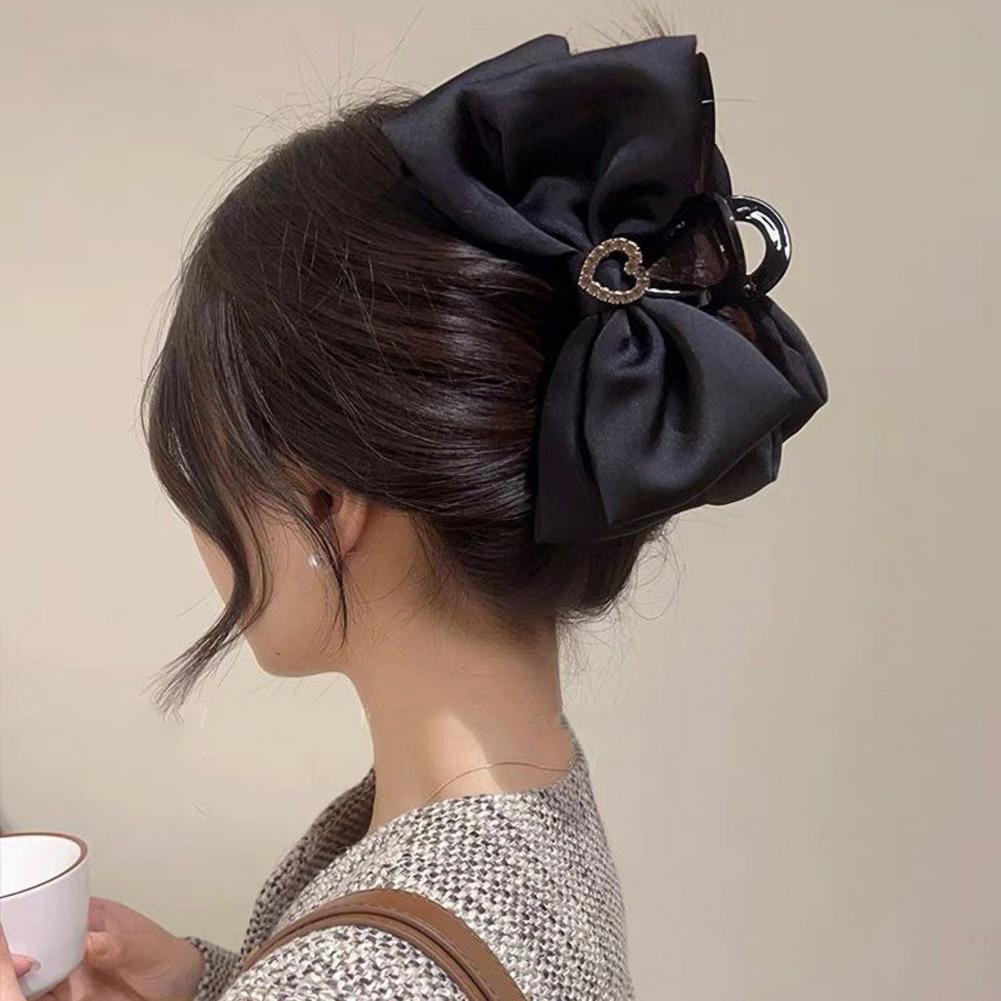 Women Hair Claw Shining Heart Rhinestones Bowknot Decor Hair Clip Back Head Shark Clip Hair Accessories