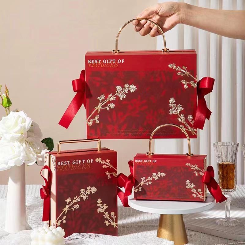 Luxurious European-Style Chinese Wedding Candy Gift Box with Hot Stamped Metal Handle