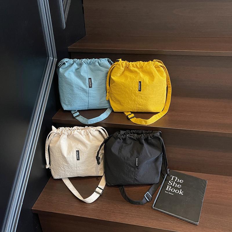 Large Capacity Drawstring Shoulder Bag Women's Lightweight Tote Bag Commuter Crossbody Bag