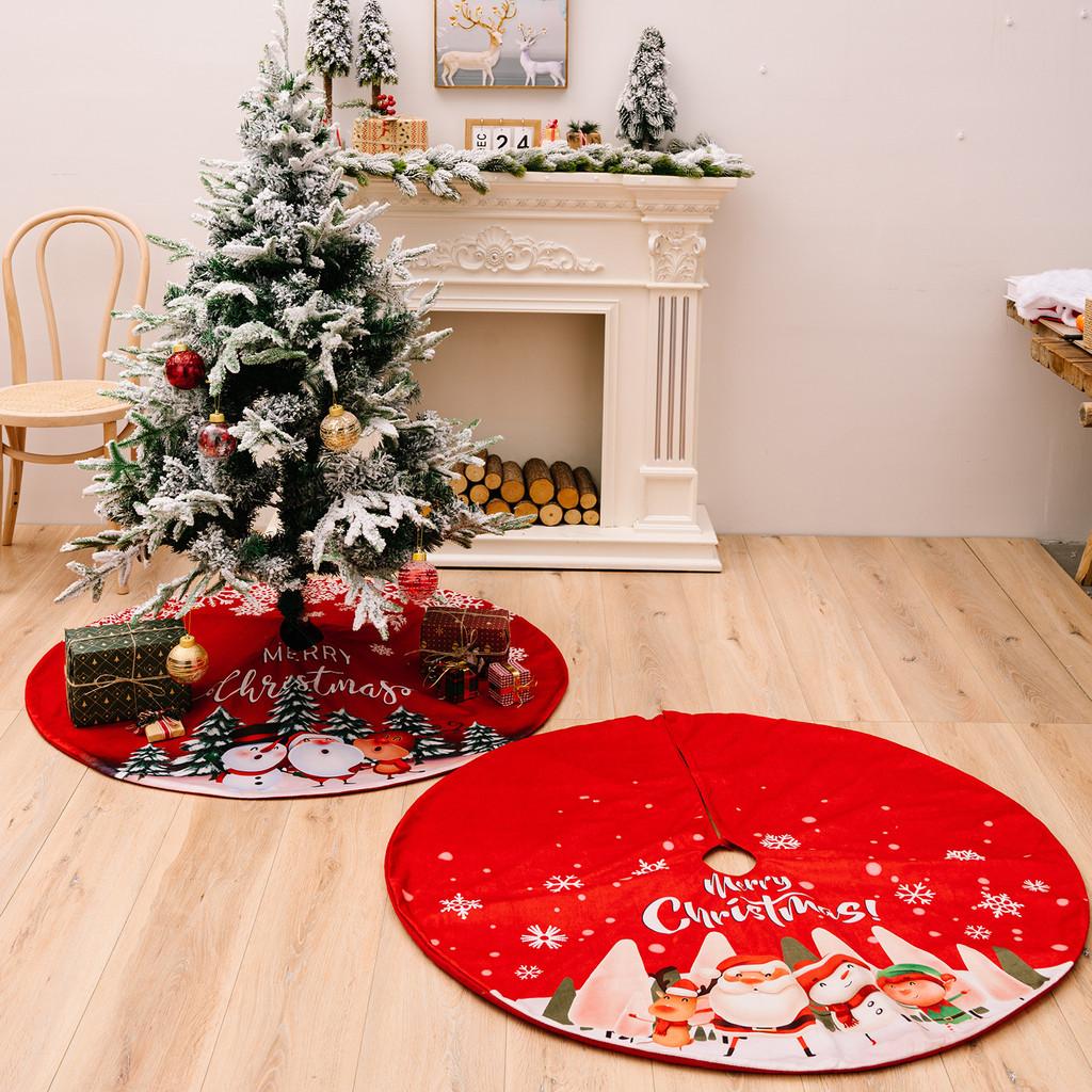Charming Red Snowflake Tree Skirt Adorned With Festive Christmas Gnomes For Holiday Cheer