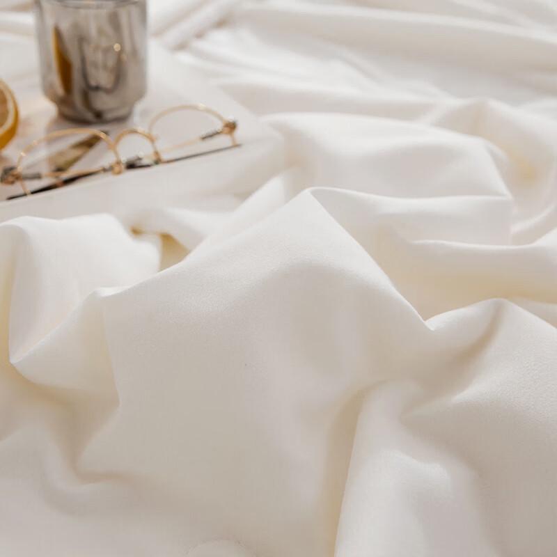 YIYIAI All-Season Soybean Fiber Antibacterial Quilt