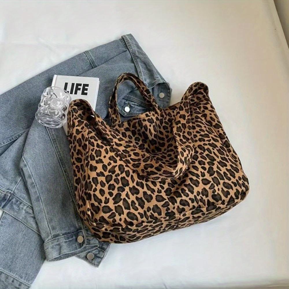 Large-Capacity Leopard Print Canvas Tote Bag for Women Durable Fashionable Shoulder Bag with Zip Closure and Polyester Lining Stylish Tote Bag