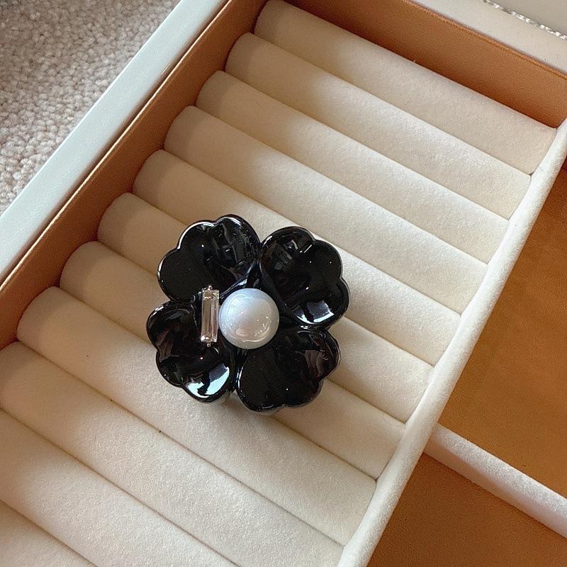 

Korean Elegance Acrylic Flower Rhinestone Hairpin, Claw Clip, Mini Shark Clip Hair Accessories