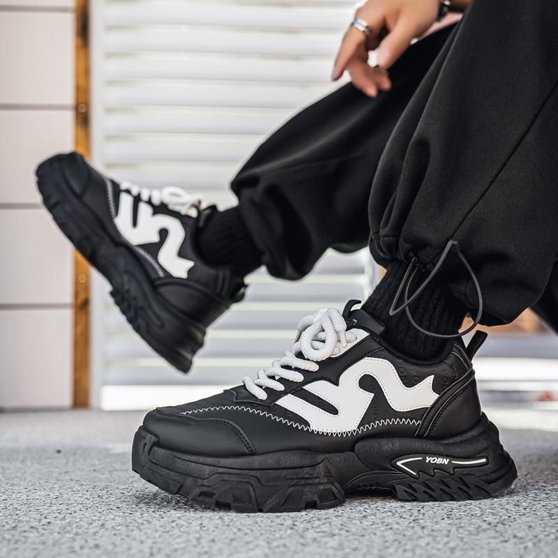 

Autumn men s casual sports shoes low top Korean version thick soled soft leather comfortable and lightweight men s shoes 46 чорний