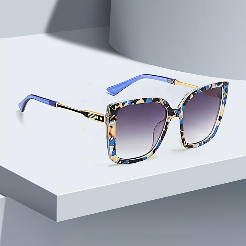 Women'S Fashionable Oversized Gradient Glasses - Rectangular Metal Frame with Decorative Hinge