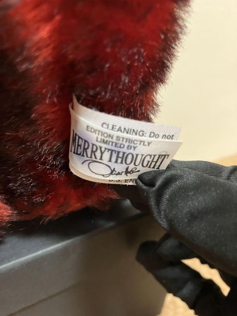 [USED] DAKS Teddy Bear Red