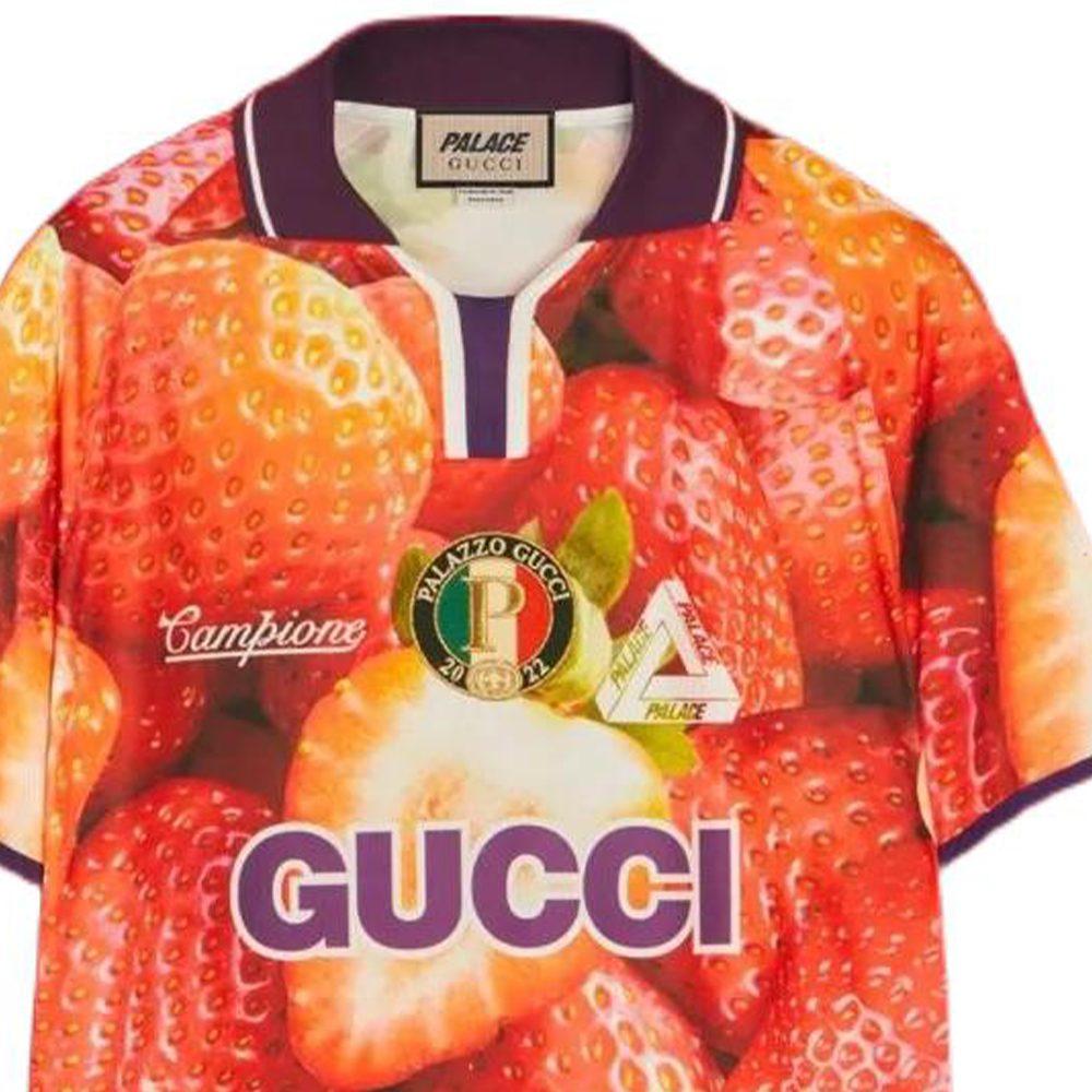 Palace X GUCCI Fotbalové tričko z technického dresu s potiskem jahod 720341-XJE10-6285