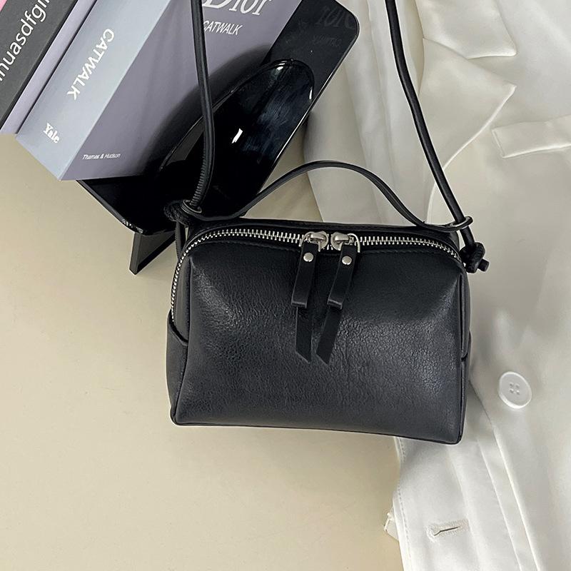 

Women s Handbag Crossbody Bag Genuine Leather Single-shoulder Boston Bowling Bag One Size чорний