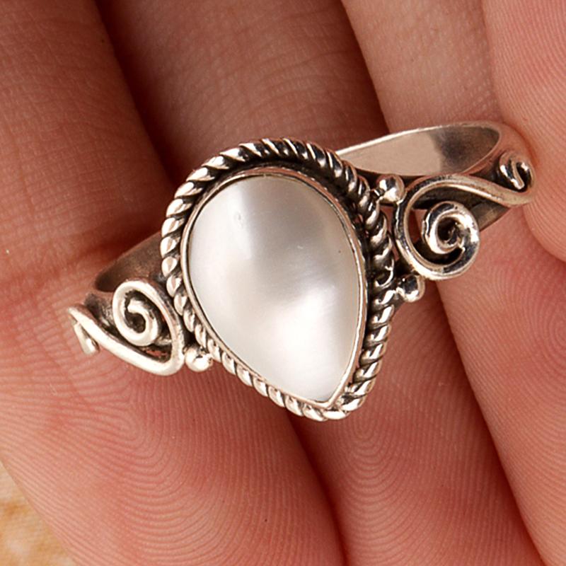 

Huitan Vintage Elegant Waterdrop Simulated Pearl Finger Rings for Women Anniversary Party Temperament Lady Rings Gift Zircon 10