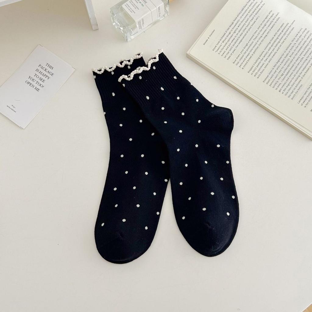 Black Ear-trimmed Socks for Women's Spring and Autumn: Simple and Versatile Boneless Mid-calf Socks, Sweet Polka Dot Socks with A School Style