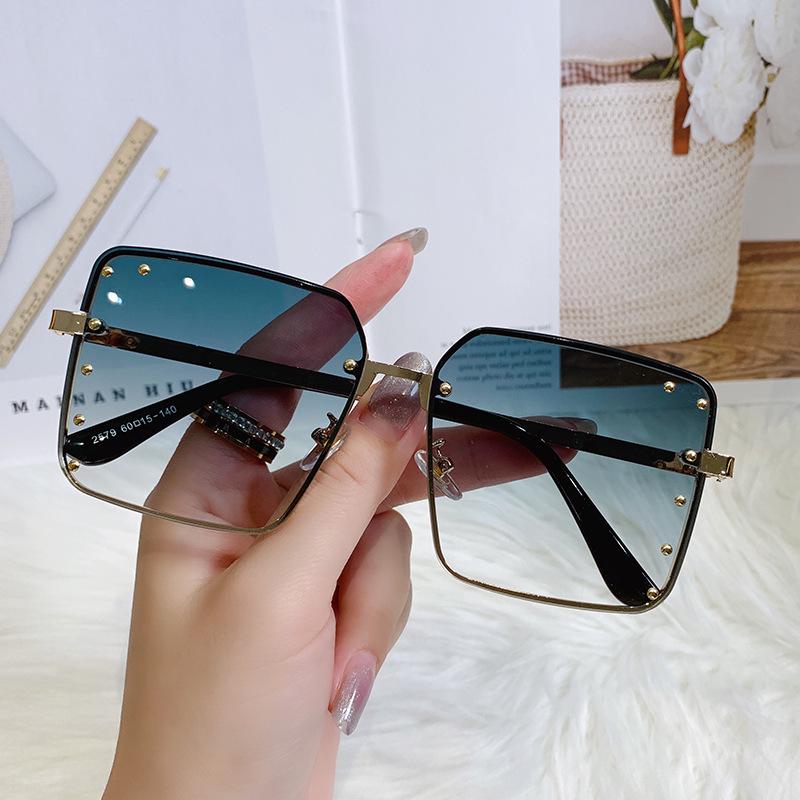 Gradient Cut-Edge Large Frame Women's Fashion Sunglasses - Slimming & Stylish Street Style