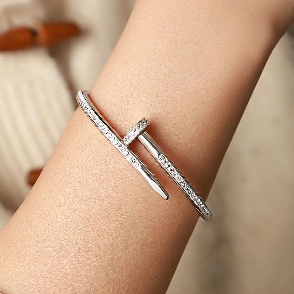 Women's Starry Sky Titanium Steel Bracelet: Fashionable, Simple, Diamond-Studded Nail Bangle, High-End Versatile Jewelry