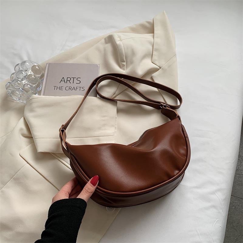 New messenger bag women's 2025 new trendy dumpling bag lightweight small satchel underarm bag casual shoulder messenger bag