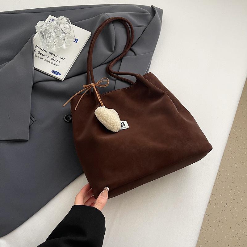 

Fashion Casual Handbag Women s 2025 Autumn and Winter New Simple Casual One Shoulder Casual Commuter Solid Color Bucket Bag Without pendant