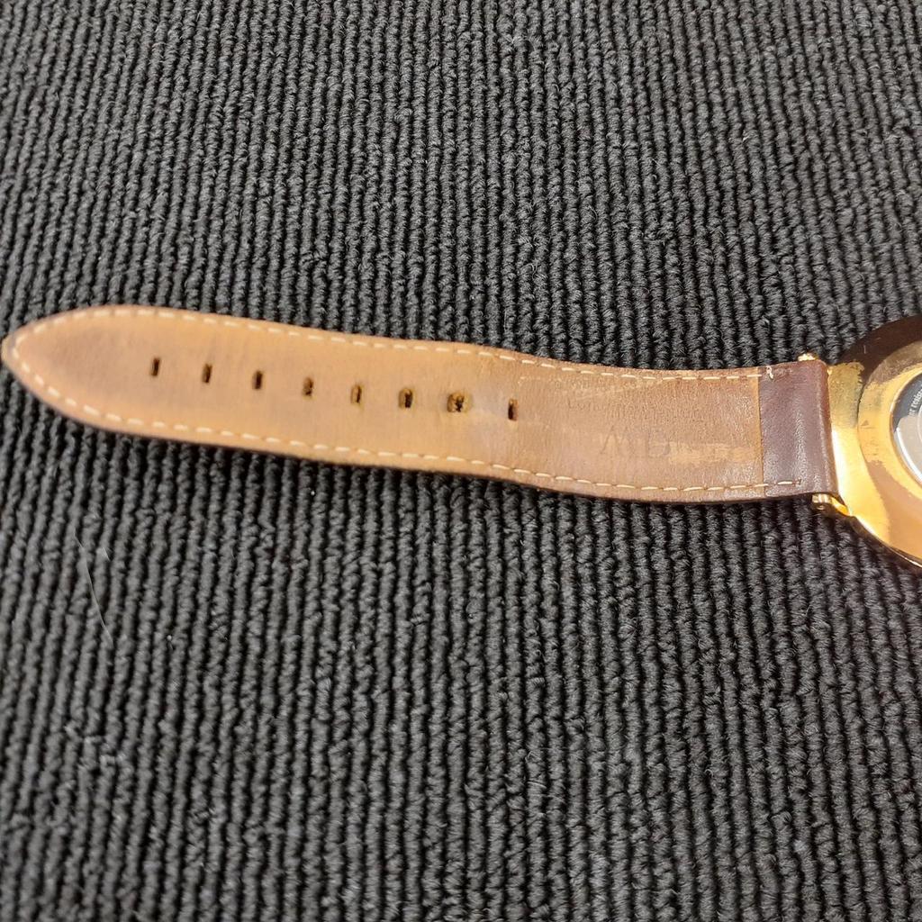 Used DANIEL WELLINGTON B40R1 Quartz Watch