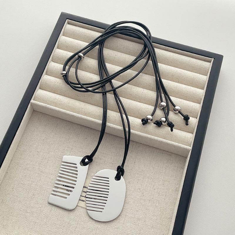 Sunflower Oni Silver Comb Necklace Female Niche Design Sense Hip Hop Long Sweater Chain Neck Accessories