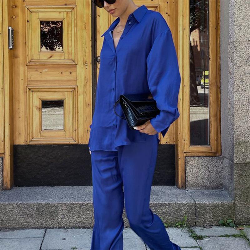 Модные комплекты из двух предметов с брюками 2022 — фото 4