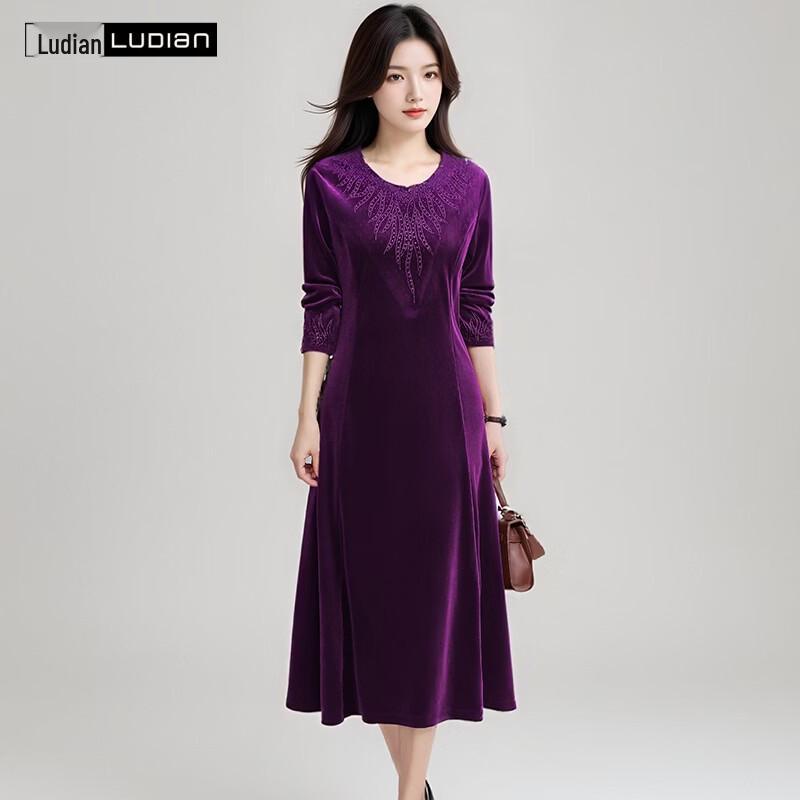Women's V-Neck A-Line Velvet Embellished Dress