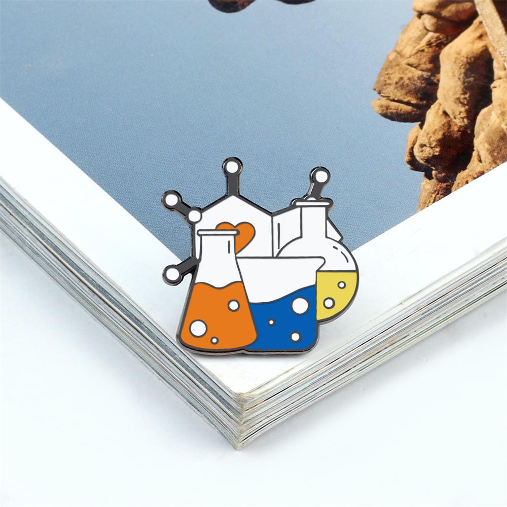 Cartoon Science Brooch Cute Funny Chemical Scientific Experiment Test Tube Beaker Enamel Pin for Student Bag Lapel Badge Jewelry