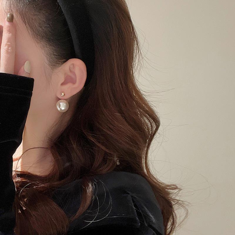 Pearl Dangle Stud Earrings for Women: Korean Fashion, Stylish Two-Way Wear, New Temperament Ear Ornaments
