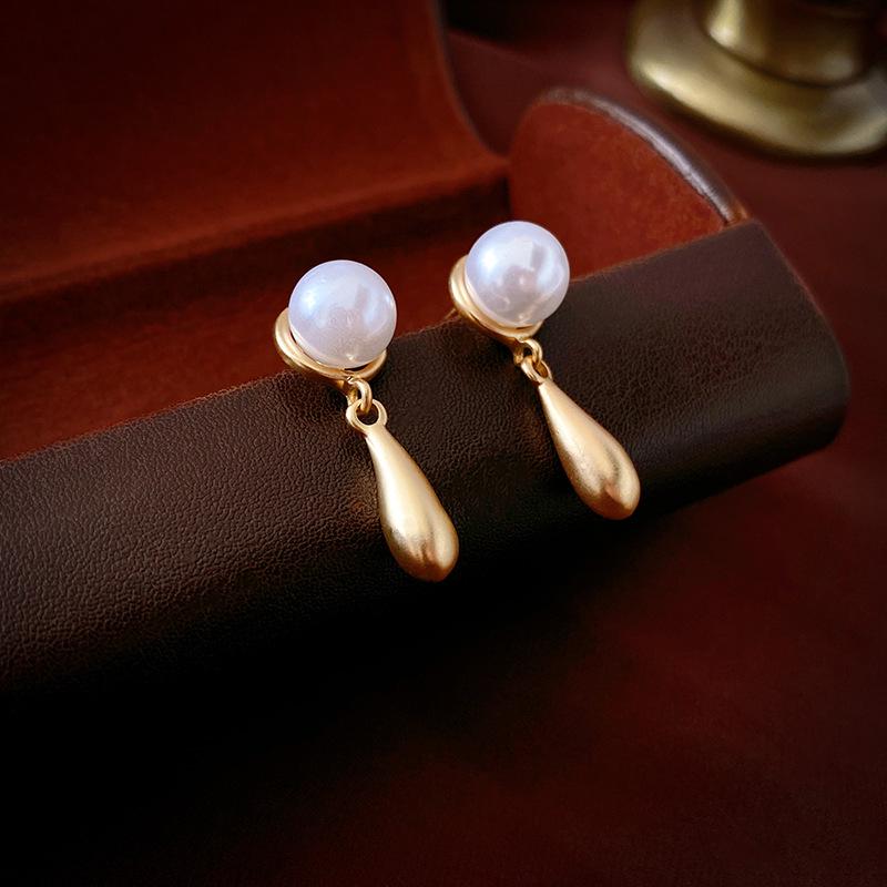 French Pearl Tassel Earrings: Retro, Luxurious, High-End Statement Pieces for Women – Perfect for Autumn and Winter
