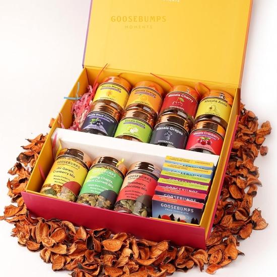 Goosebumps Carnival Gift Box For Diwali Pack of 17 | Contains 8 Varieties of Signature Masala Fruits, 6 Chocolates & 3 Trail Mixes| 960 GMS