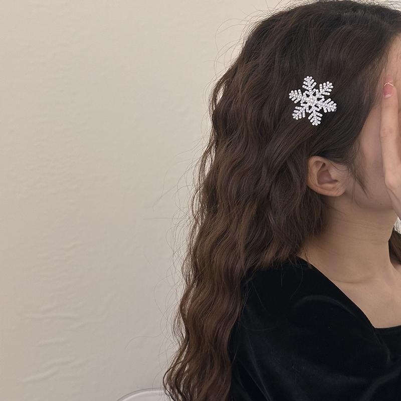 Sliver Color Snowflake Hair Clip Women Girls Sweet Bangs Side Clip Glitter Shiny Edge Hairpins Christmas Xms Headwear