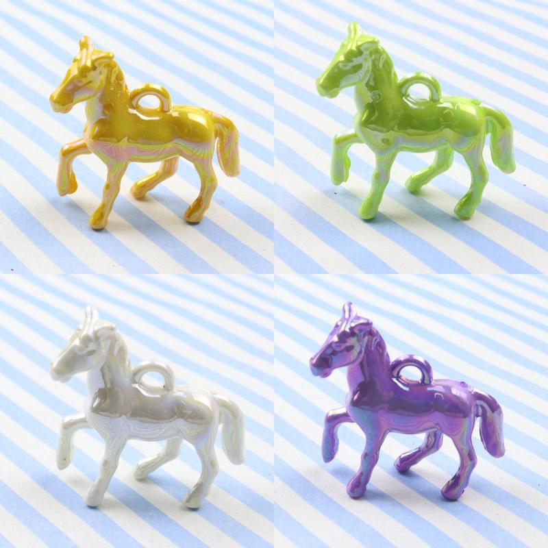 5 Stück Kawaii 3D Buntes Kleines Pferd Acryl Anhänger Halskette Ohrringe Schlüsselanhänger Ohrringe DIY Charms Schmuckzubehör