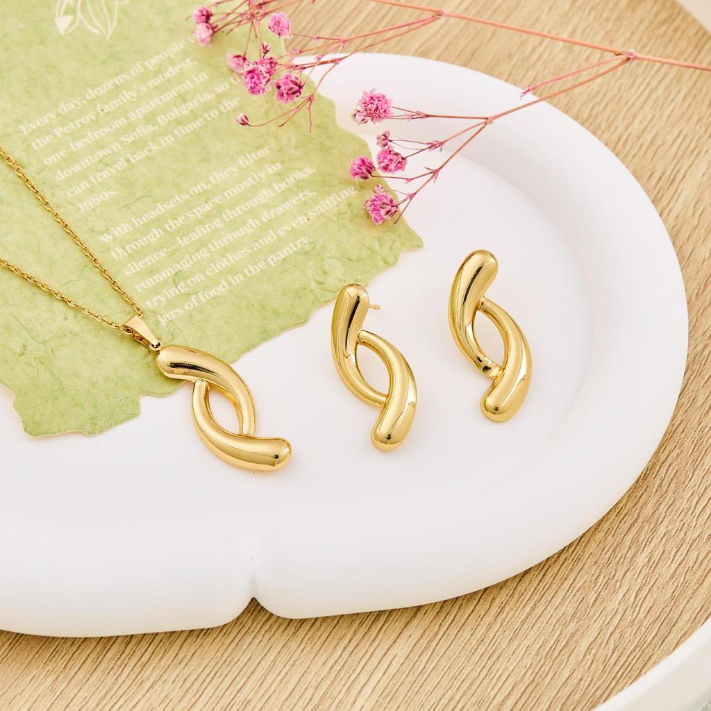 Exquisite Irregular Geometric Pattern Necklace & Earrings Set