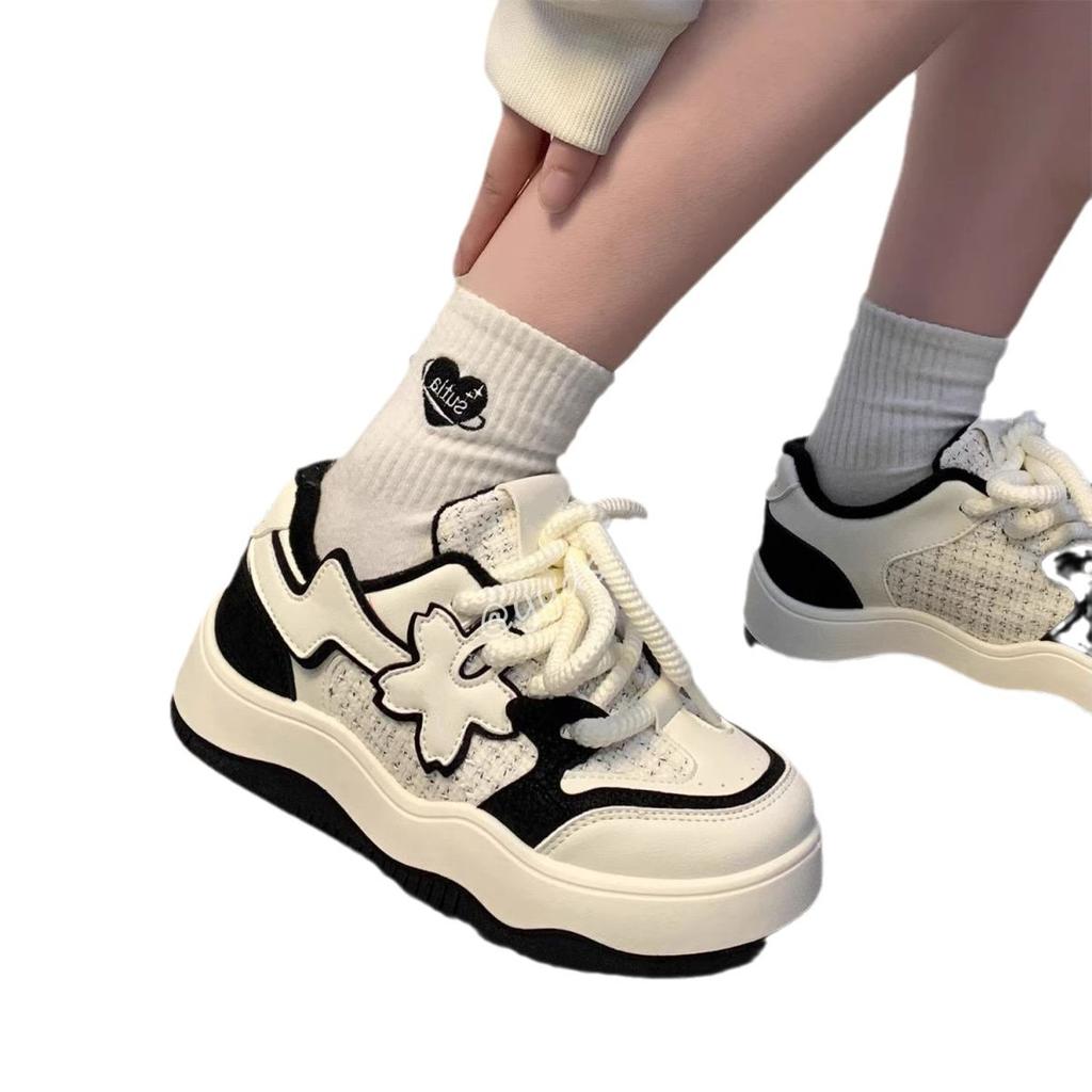 Campus wind velvet thick-soled little white shoes winter small flowers versatile niche original sports board shoes