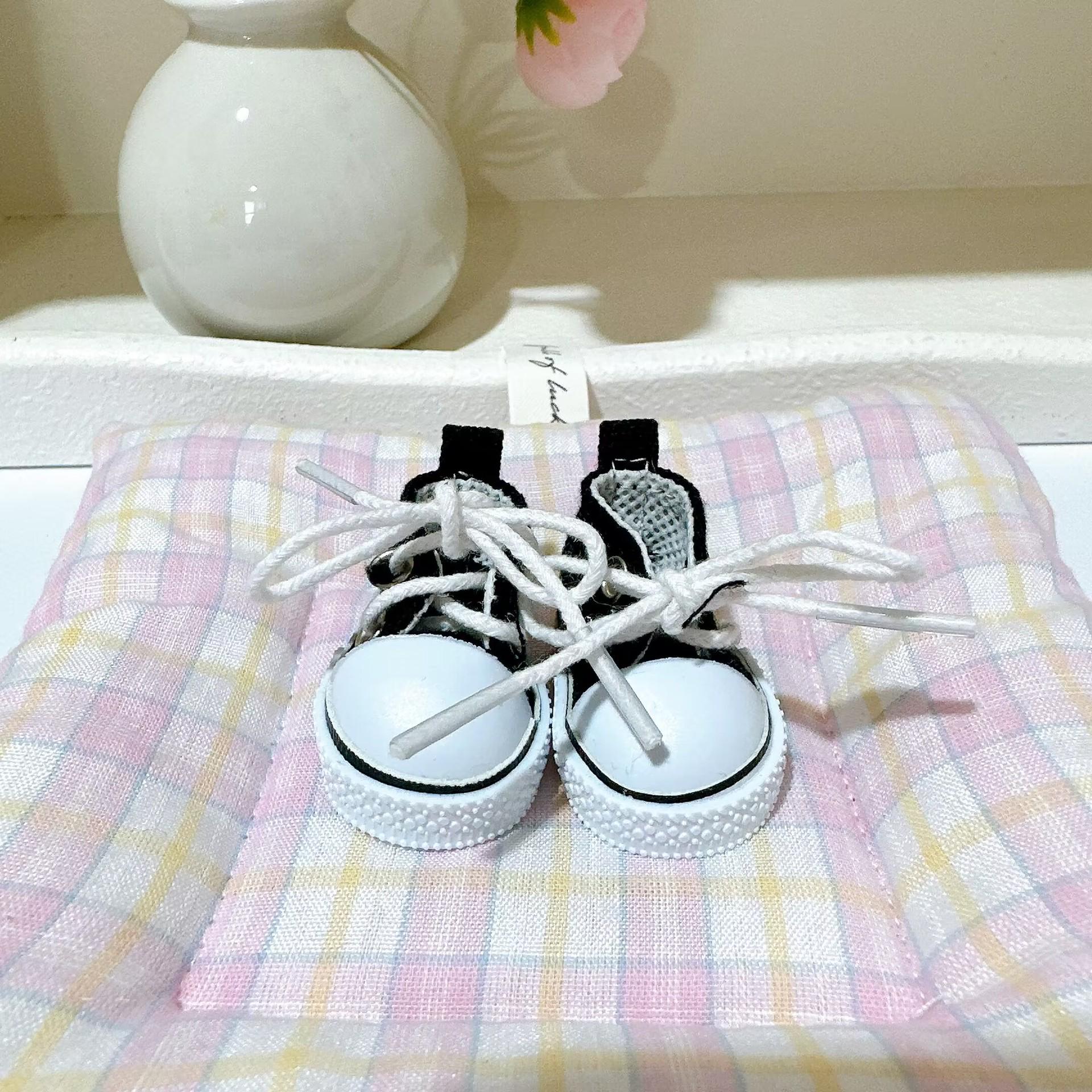 

17см Виниловая кукла Лабубу Блайнд Бокс с кожей, холстом, туфельками принцессы и кроссовками