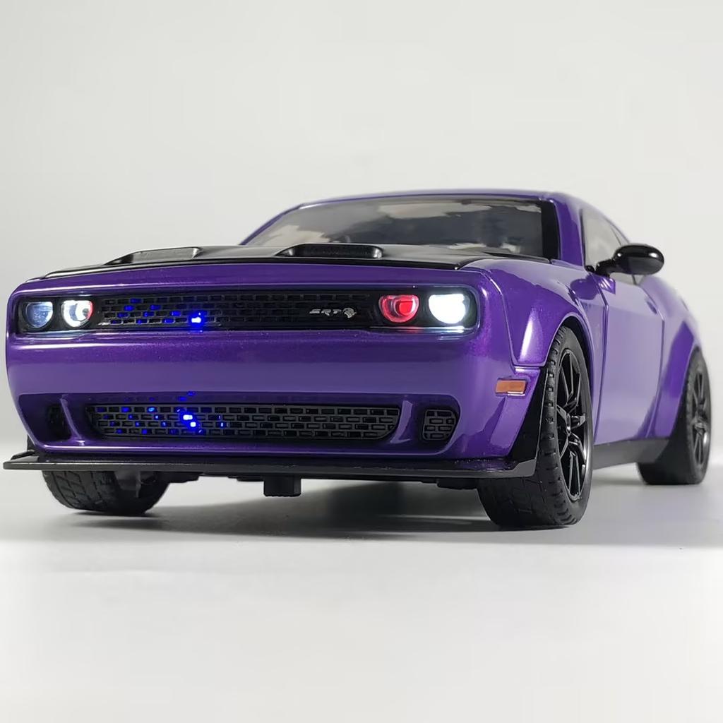 1:24 Dodge Challenger Hellcat Redeye Flash Version Alloy Metal Diecast Model American Muscle Car Computer Desktop Ornaments Gift