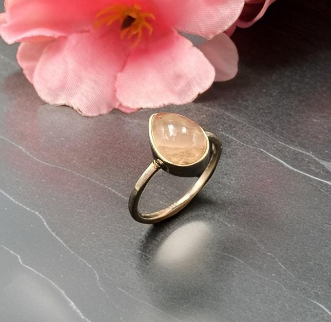 

Кольцо из розового кварца, кольцо из стерлингового серебра 925 пробы, кольцо ручной работы, кольцо с грушевым камнем, минималистское кольцо, эффектное кольцо в подарок для нее, подарки на День матери.