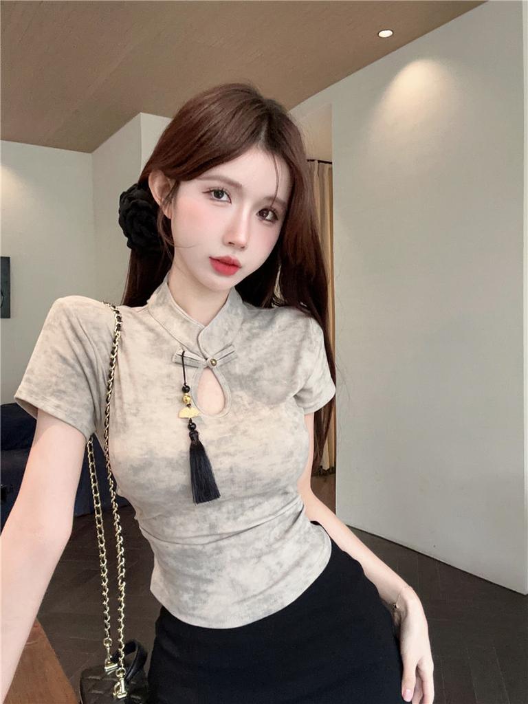 New Chinese Retro Smudged Spice Girl Cheongsam Top Women's Hollow Design Sense of National Style Pendant Disc Buckle Short Sleeve T-shirt Tide