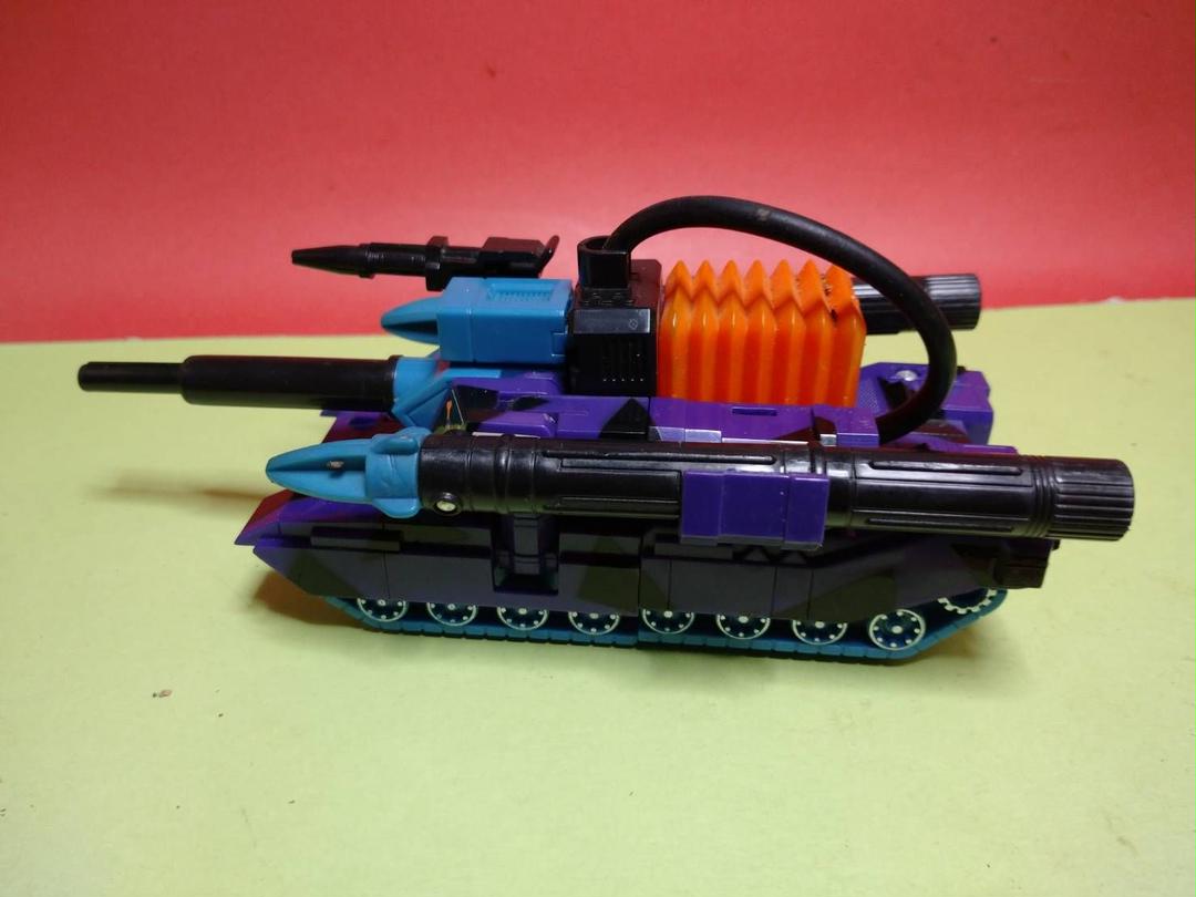 

[USED] Attention! This is not Megatron! Super rare Transformers Archforce