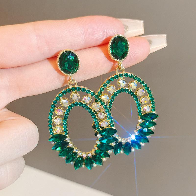 Elegant Tassel Long Earrings: European & American Fashion, High-End Prom & Evening Goddess Style.