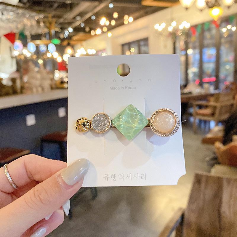 Korean Rhinestone Pearl Hairpin for Women: Elegant Side Clip for Bangs