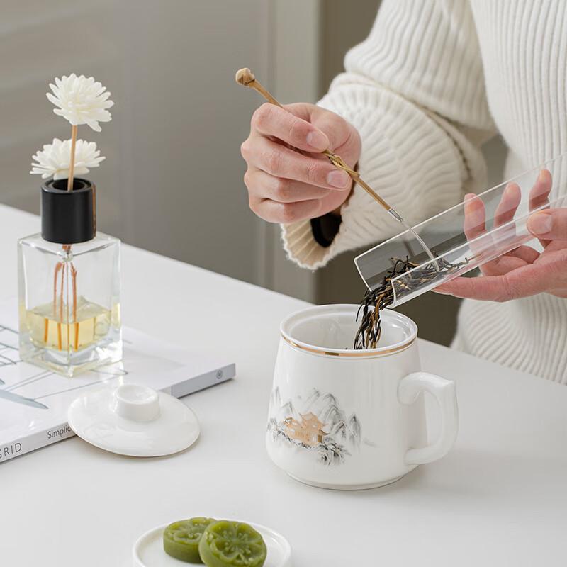 Meijin Mutton Fat Jade Ceramic Tea Infuser Mug