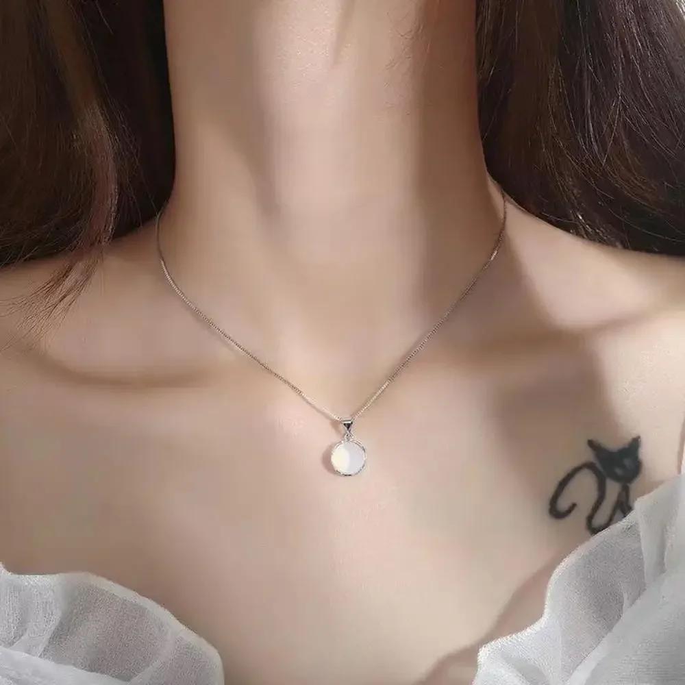 Neue Silberfarbene Ovale Aquamarin Anhänger Halsketten für Damen Luxus Schlangenkette Choker Modeschmuck Accessoires