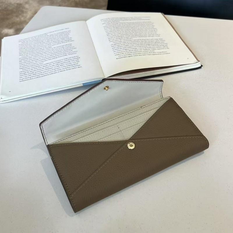 Genuine Leather Wallet. First Layer Cowhide Lychee Pattern Envelopes Spliced With Contrasting Colors. Long Three-fold Wallet